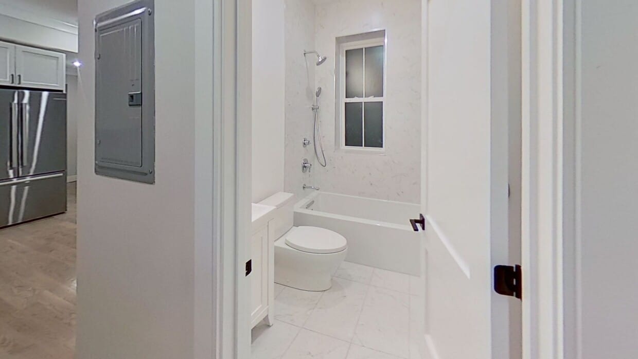 Building Photo - Brighton 2 bed 1 Bath available 9/1