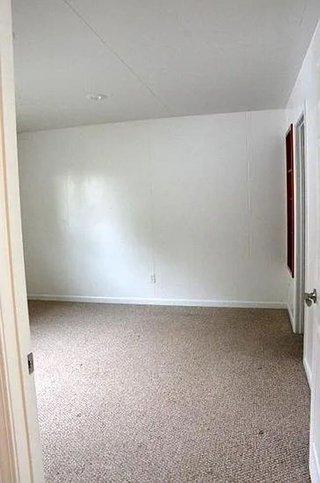 Building Photo - 701 N Florence St