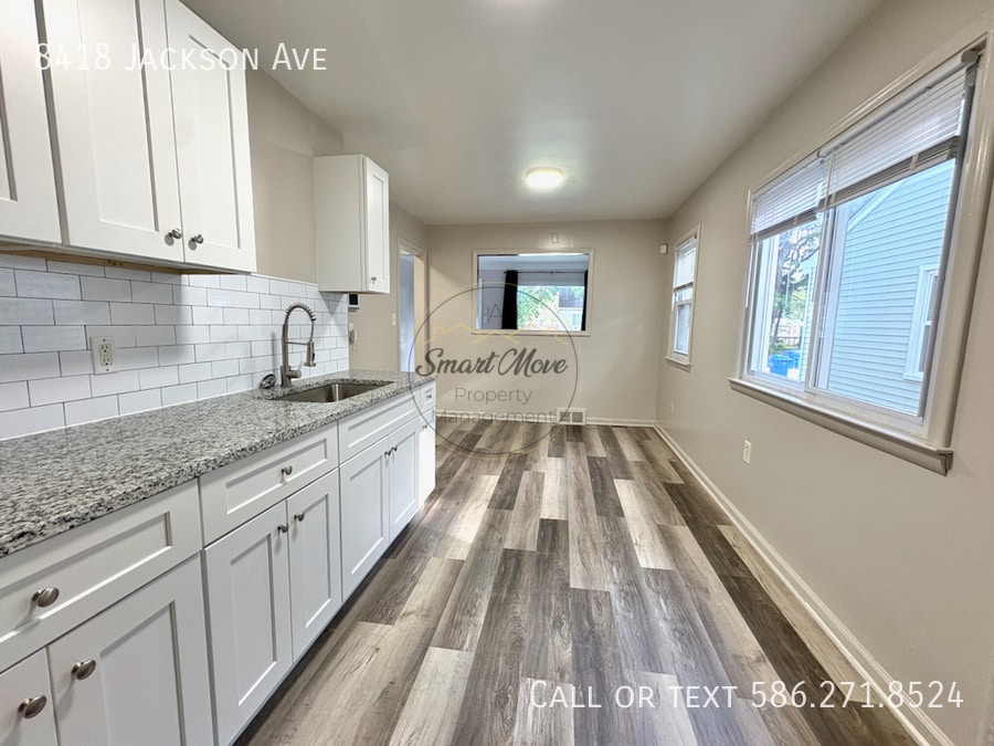 Foto principal - 8418 Jackson Ave