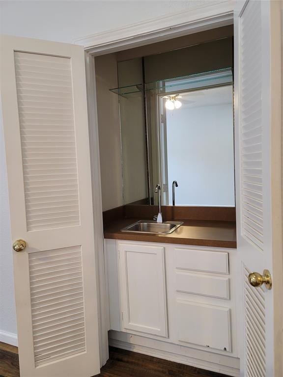 Building Photo - 613 Hanover Dr