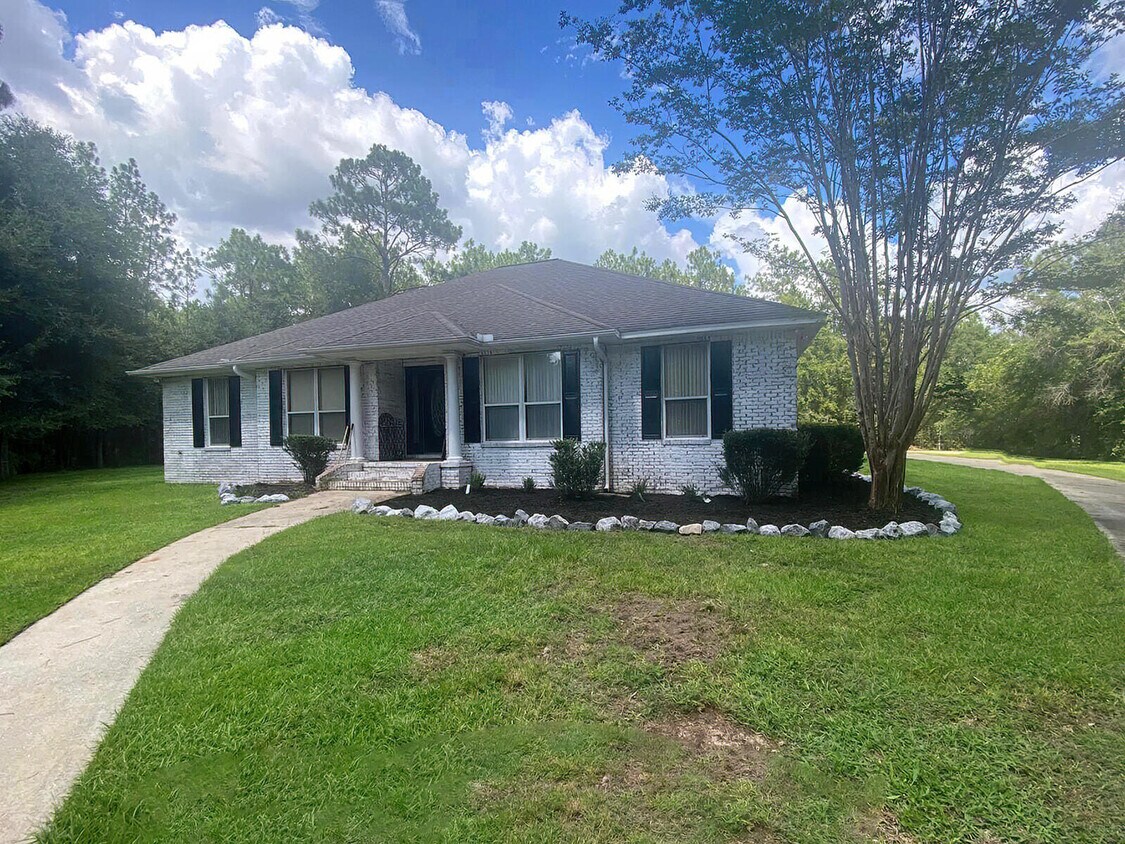 Primary Photo - 591 Ridge Lake Rd