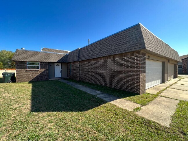 Building Photo - 100 Crawford Ct