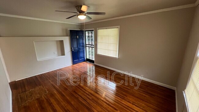 Building Photo - 1320 Weymouth St