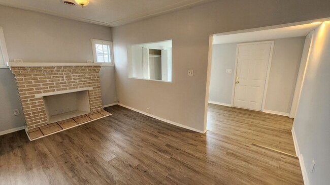 Building Photo - 225 Parkway Dr, Eastlake
