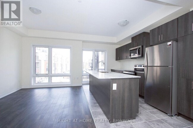 Building Photo - 165-165 Tapscott Rd