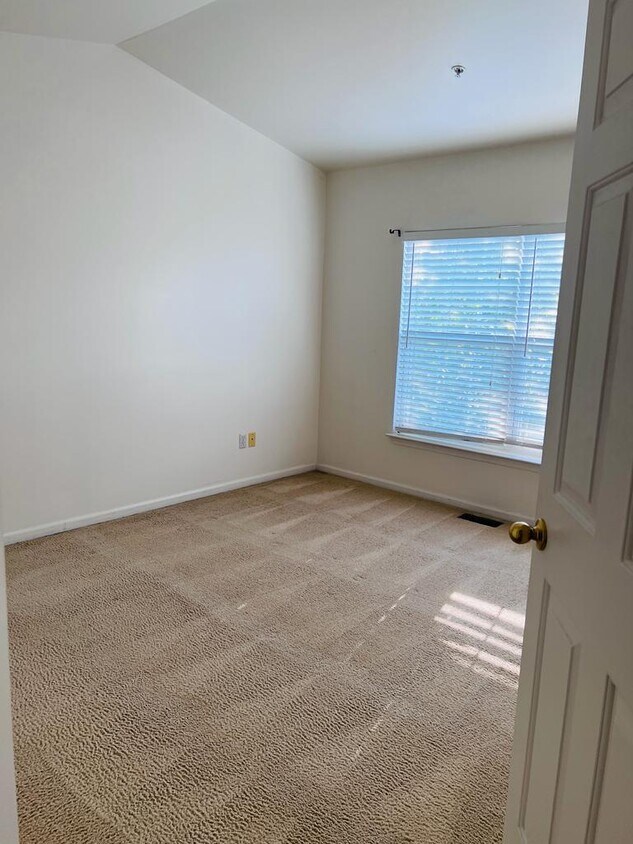 Foto del edificio - 605 Summerfield Dr