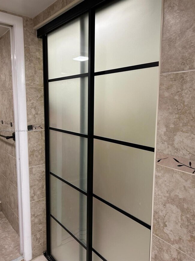 Foto del edificio - 2277 SE 27th Dr