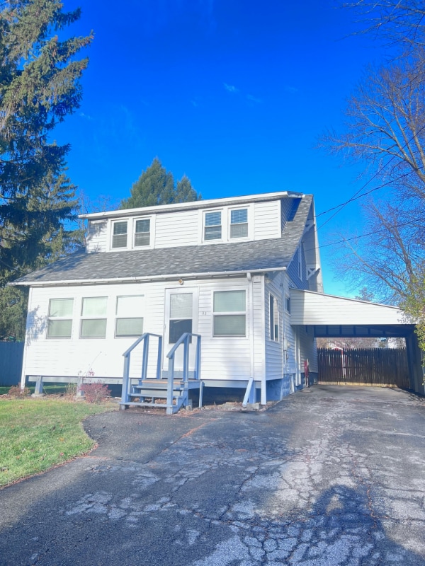 Building Photo - 33 N Amherst Ave