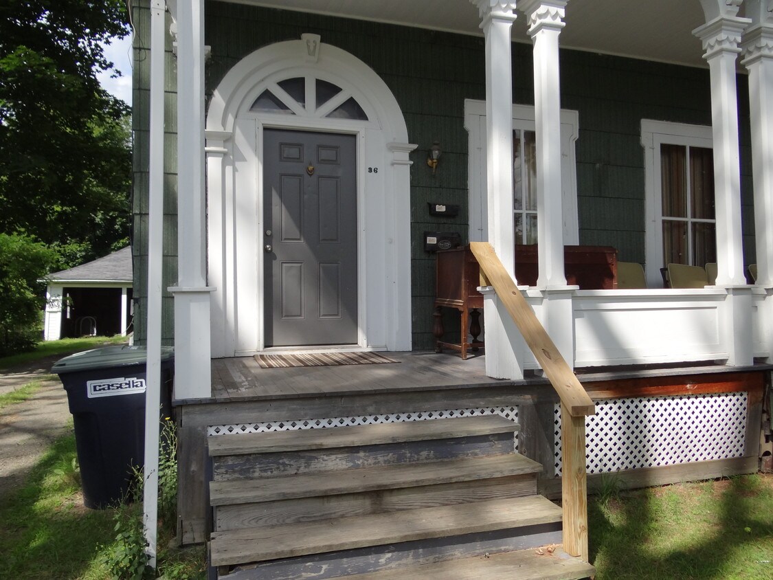 Entrada principal - 36 Grove St