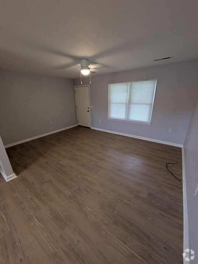 Building Photo - 5110 Ponderosa Dr