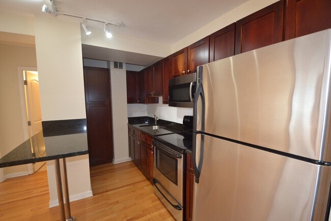 Building Photo - 4180 N Marine Dr