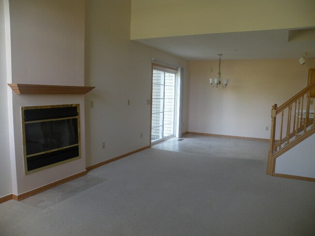 Building Photo - 485 Marshland Trl