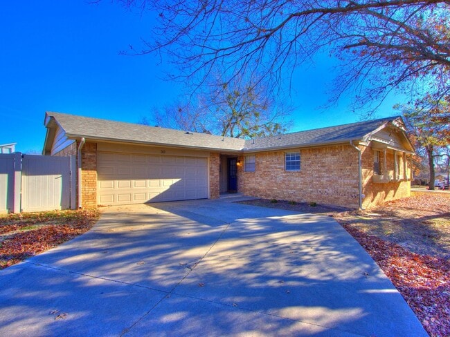 Foto del edificio - 3 Bed 2 Bath 2 Car Garage in Shawnee!