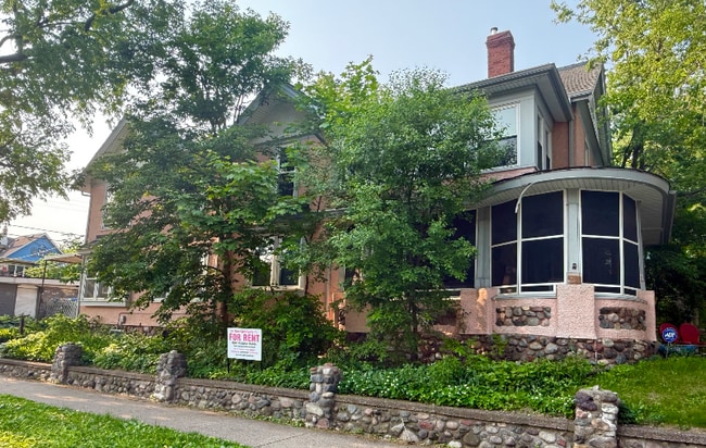 Building Photo - 3201 Emerson Ave S