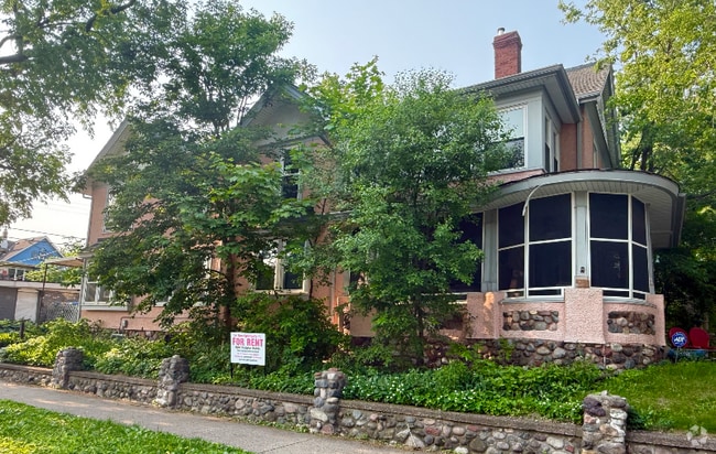 Building Photo - 3201 Emerson Ave S