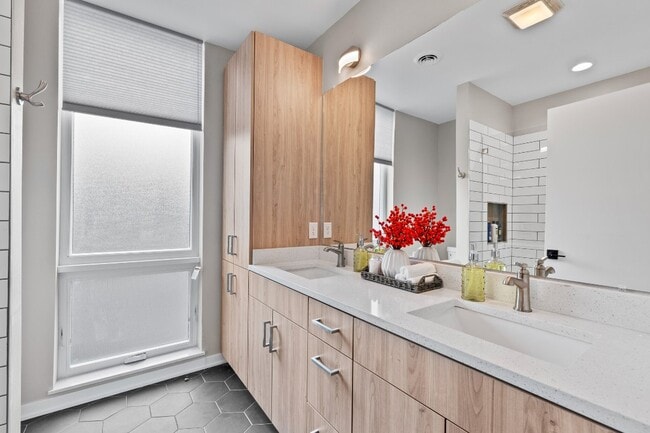 Foto del edificio - 1817 N Arlington Pl