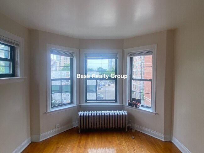 Foto del edificio - 5124 S Harper Ave