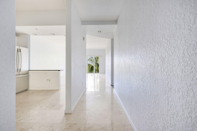 Building Photo - 1650 Presidential Way