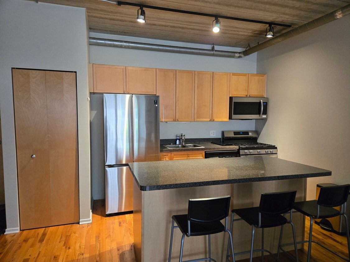 Photo - 1430 S Michigan Ave (Chicago, IL)