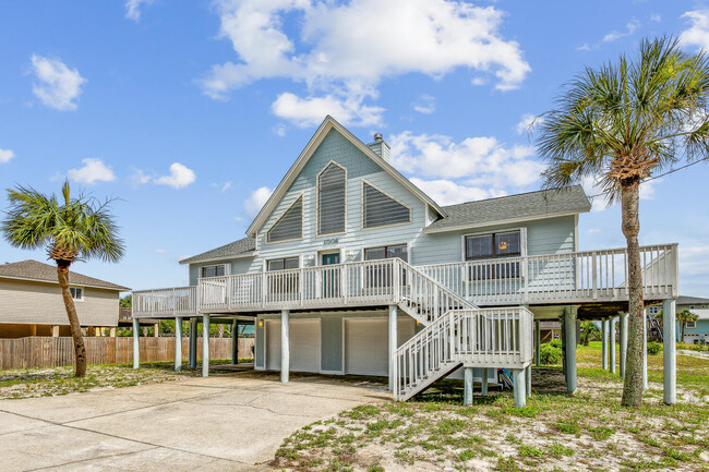 Building Photo - 1008 Via De Luna Dr