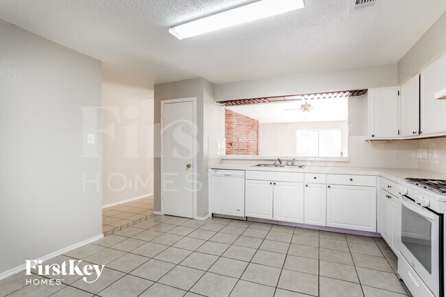 Building Photo - 24119 Lone Elm Dr