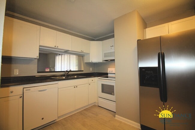 Building Photo - Beautiful 2 Bedroom Unit at Spanish Villas!
