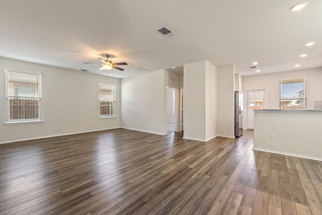 Building Photo - Beautiful 3 bedroom, 2.5  bathroom home in Liberty Hill!!!