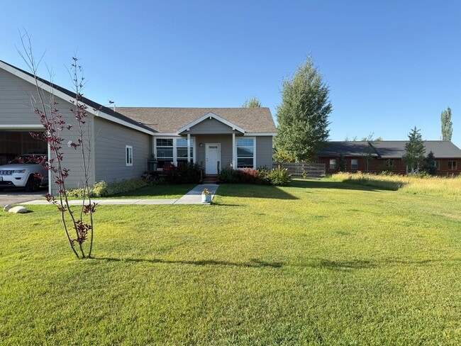 Building Photo - 911 Rachel Rd