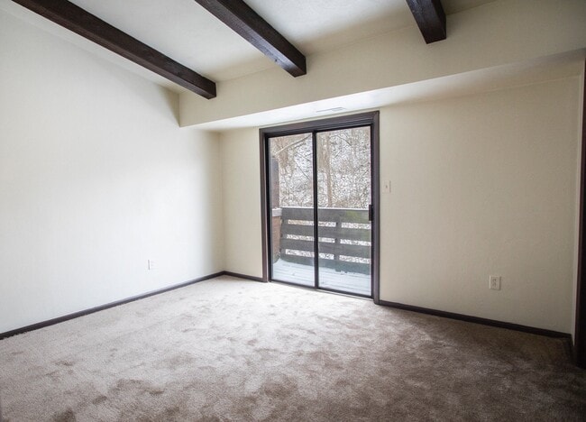Building Photo - Center Grove Apartments