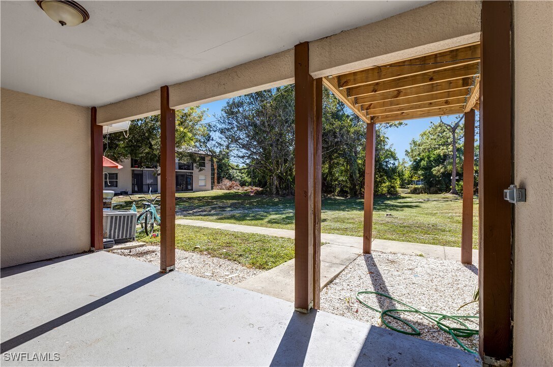 Building Photo - 5453 16th Pl SW