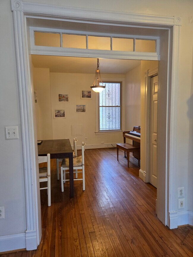 Foto del edificio - 145 Thomas St NW