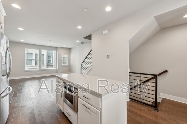 Building Photo - 1311 Millpark Ln