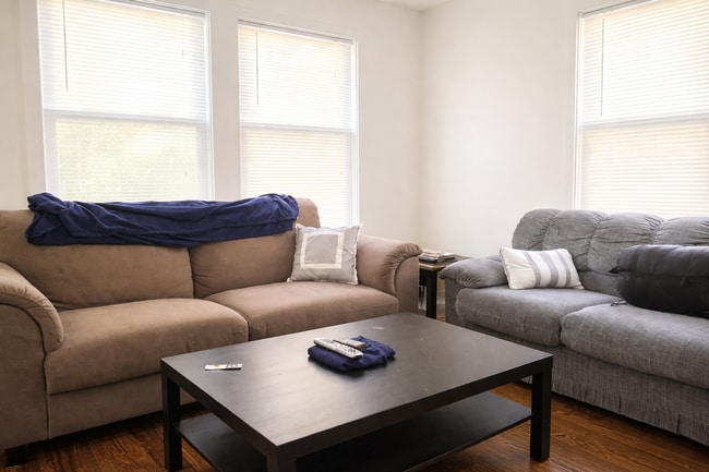 Building Photo - 15 Marney St