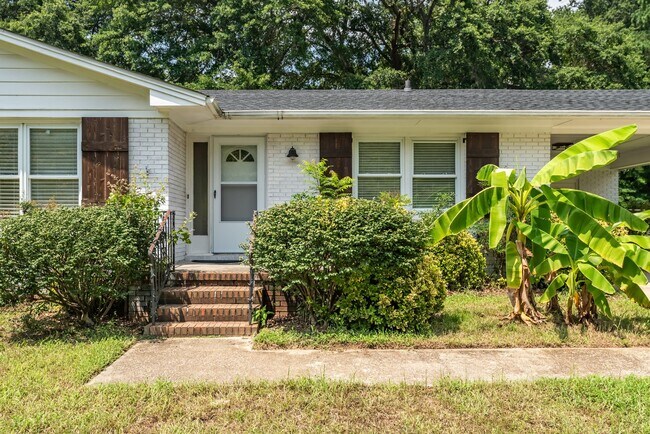 Foto del edificio - Cozy 3 Bedroom Ranch with Large Fenced In ...
