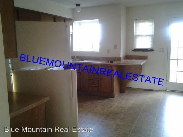 Building Photo - 1826 Erin Loop