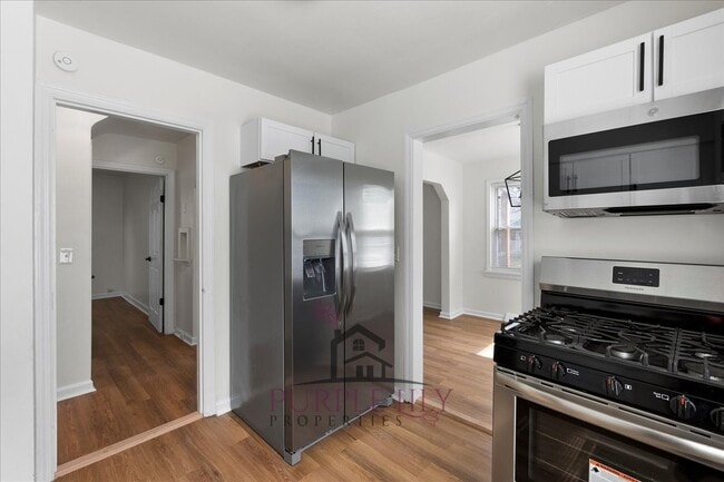Building Photo - 5349 Charloe St