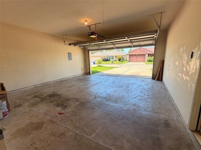 Building Photo - 13423 Agarita Ln