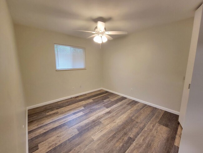 Foto del edificio - 2912 W Platte Ave