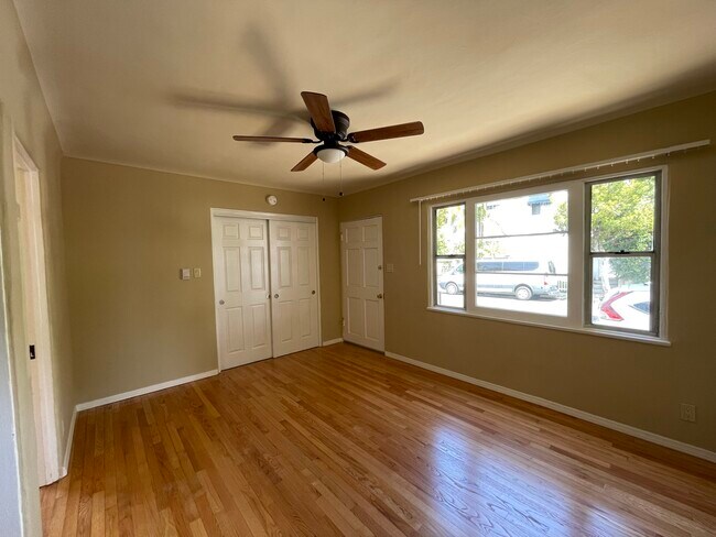 Foto del edificio - 736 Marine St