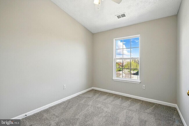 Foto del edificio - 4106 Lavender Ln