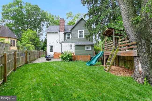 Building Photo - 8601 Mayfair Pl