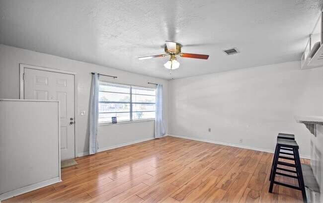 Building Photo - 3664 Longbow Rd