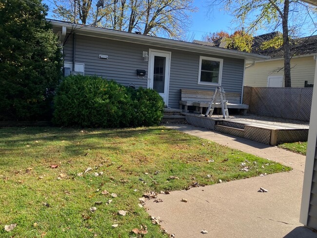 Building Photo - 617 Sterling Ave