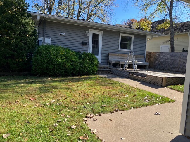 Foto del edificio - 617 Sterling Ave