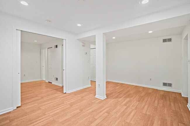 Foto del edificio - Wonderful Woodley 1 Bedroom with Parking