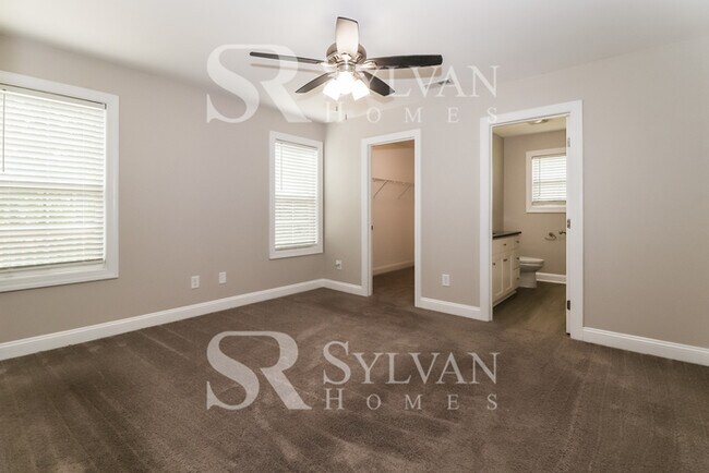 Building Photo - This cute 3 bedroom, 2 bath home is move-i...