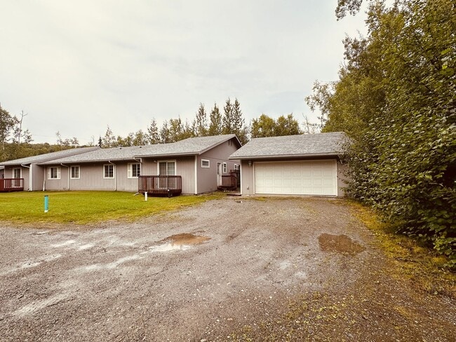 Building Photo - 2751 S Donovan Dr