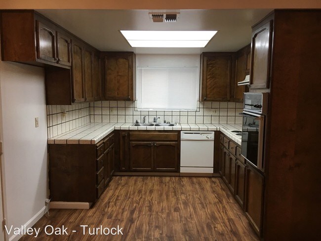 Foto del edificio - 3 br, 2 bath House - 2920 Dalarna Ct.