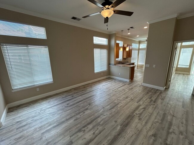 Building Photo - 460 Winesap Dr