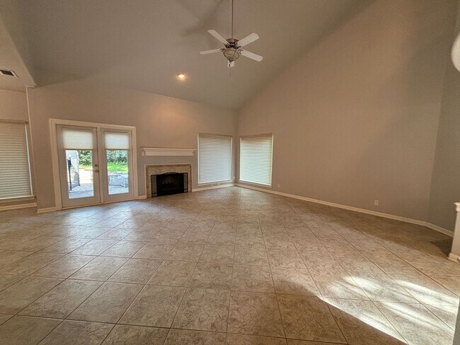 Building Photo - 15903 Lofty Heights
